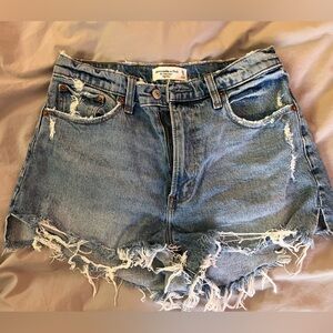 Abercrombie & Fitch High Rise Mom Short Curve Love